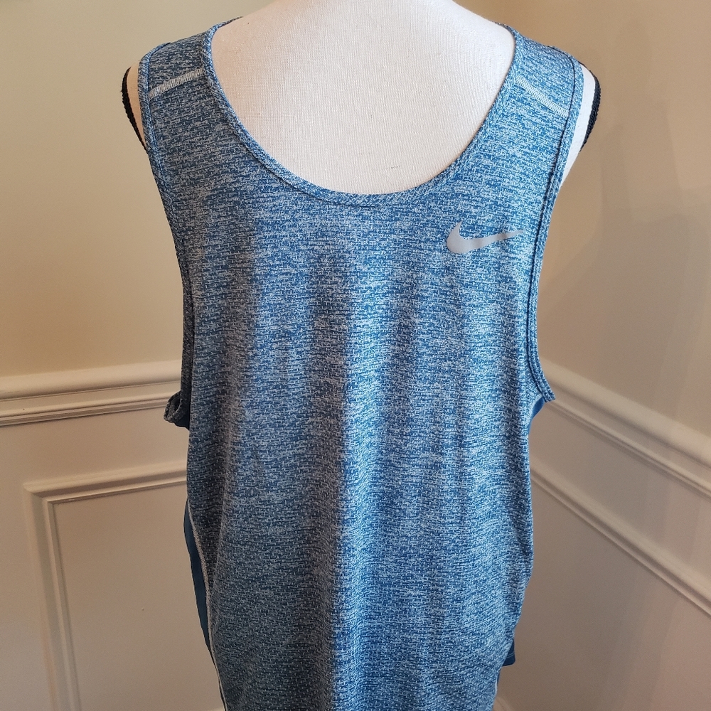 Nike dri fit tank size XL